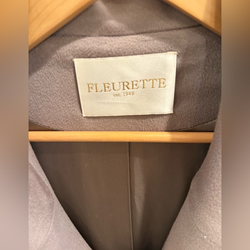 Long Fleurette women’s coat made of 100% Loro Piana Italian Wool, size 12. - Picture 5 of 7